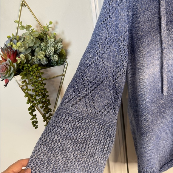 Torrid Ombré Blue Sweater with hood - Picture 3 of 5